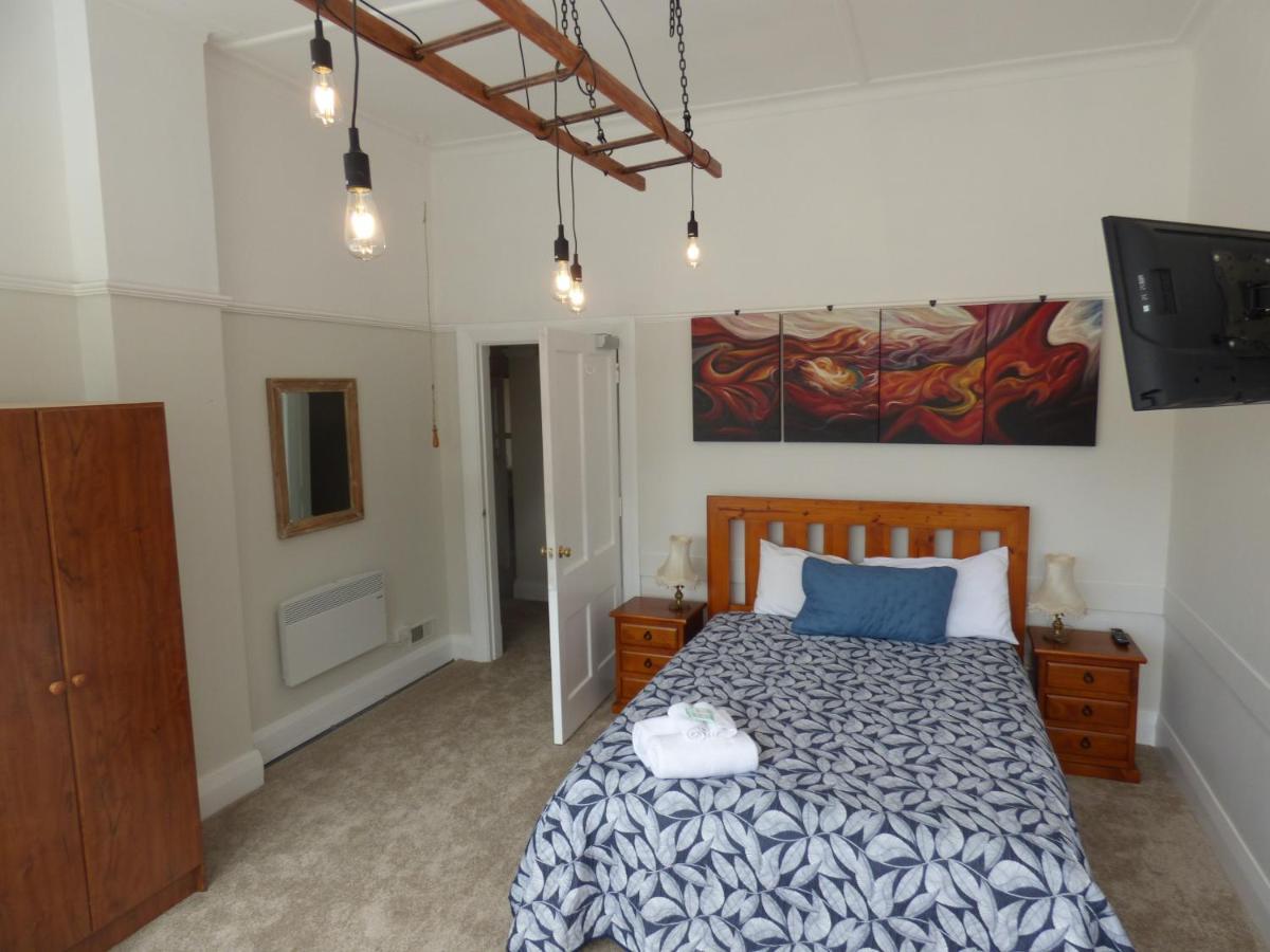 Sahara Guest House Dunedin Exterior photo